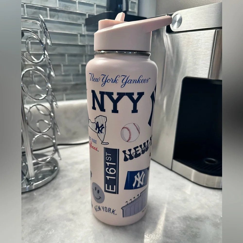 New York Yankees Pink 34oz Unique Design Quencher Tumbler - Picture 1 of 11